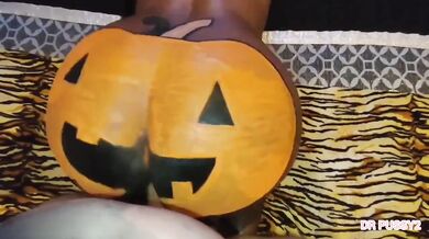 EBONY BIG ASS MILF DEVOURS HARD COCK AT HALLOWEEN PARTY WITH CUMSHOT