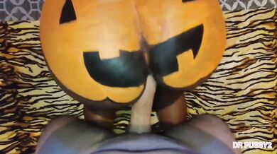 EBONY BIG ASS MILF DEVOURS HARD COCK AT HALLOWEEN PARTY WITH CUMSHOT