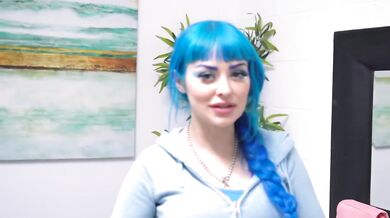 Winter Wonderland Shoot Destroyed Gushing Solo Female Jewelz Blu