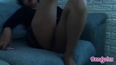 Beautiful Latina Big Ass Masturbacion Dedos On Sofa POV