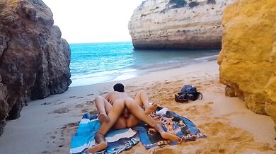 Loira De Quatro Na Praia Gushing Big Tits Compilation