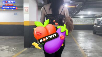 ALT GIRL SHOW ME HER ANAL PLUG AND FUCK WITH BIG ASS IN WINDOW