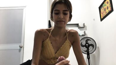 Horny stepsister eagerly asks to suck her stepbrother's cock - TUflacasex