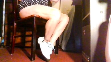 White Ankle Socks Sneakers Leg Shaking Natural Ignore