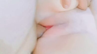 Pinay Student Virgin Receiving His Hot Ejaculation On My Thighs