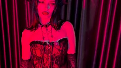 Hungry Vampiress Grants Last Wish Throat Ass Fuck for Cutie