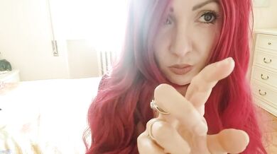 Mom Milf Nose Fetish Kink Picking Big Boogers Amateur Face