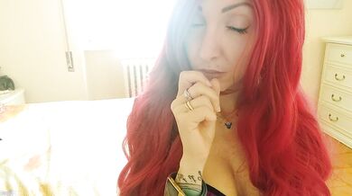 Mom Milf Nose Fetish Kink Picking Big Boogers Amateur Face