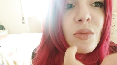 Mom Milf Nose Fetish Kink Picking Big Boogers Amateur Face