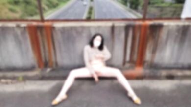 Bold Japanese Mom Masturbates With Dildo On Highway Standing Outside Exposed