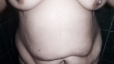 Tired BBW MILF Destroyed In Bath Gushing Cum Solo Amature Chubby