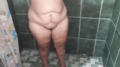 Tired BBW MILF Destroyed In Bath Gushing Cum Solo Amature Chubby