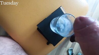 Real Couple Homemade Girlfriend Chokes On Frozen Cum Loads From Glass