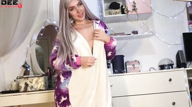 Blonde Solo Female Masturbates With Sex Toy Destroyed Gushing Choked