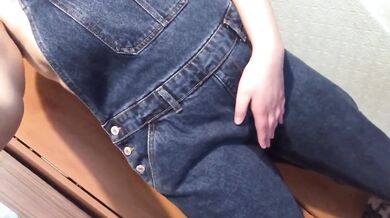 Amateur Girl Wet Denim Overalls Pissing Herself Solo