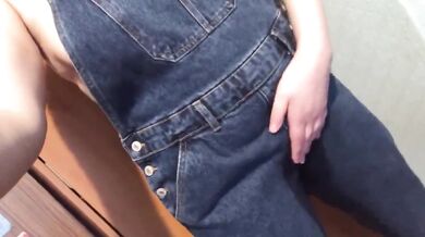 Amateur Girl Wet Denim Overalls Pissing Herself Solo