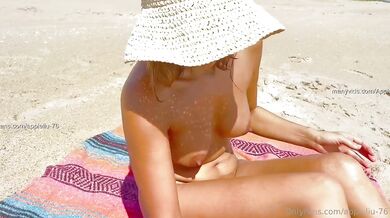 Destroyed Chinese Wife Masturbates Outdoors on Beach Gushing Orgasm HD