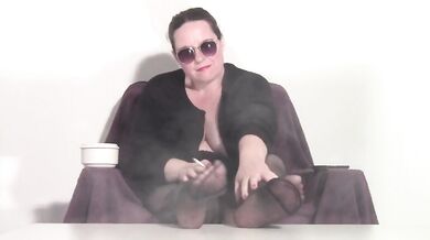 Smoking Milf Ignores Nylon Feet Show Big Natural Tits