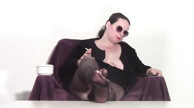 Smoking Milf Ignores Nylon Feet Show Big Natural Tits