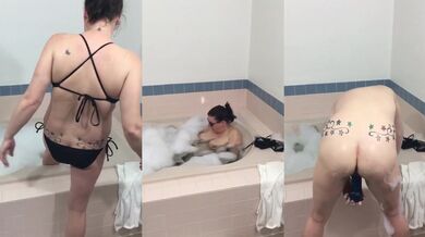 Mature Milf Mom Destroyed By Dildo In Bathtub Squirt Cum