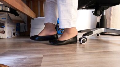 Stinky Nylon Flats Shoeplay POV Destroyed Feet Gushing
