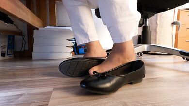 Stinky Nylon Flats Shoeplay POV Destroyed Feet Gushing