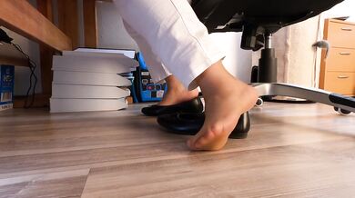 Stinky Nylon Flats Shoeplay POV Destroyed Feet Gushing