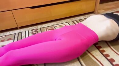 Fit Babe Destroyed By Stretching In Hot Pink Leggings