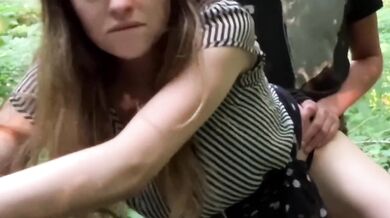 Homemade Quickie Destroyed Her Tits in Public Nature Sex