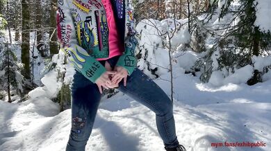 Milf Pees in Snow Then Gushes Pussy Cocked Hentai Masturbation Fetish Public Verified Amateur