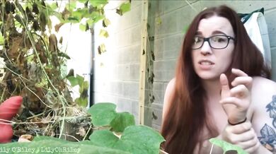 Poison Ivy Cosplay Sex Pollen Triggers Uncontrollable Cum And Urges