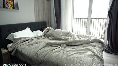 Threesome Blowjob With Hottest Blonde Milf In Glasses In The Bed 4K