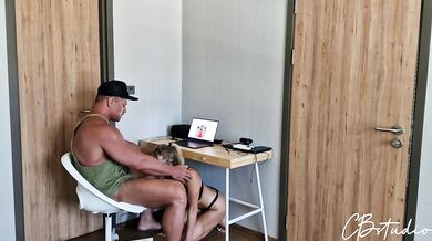 My girlfriend gave me a surprise by blowing me under the table and spreading her ass for my big dick