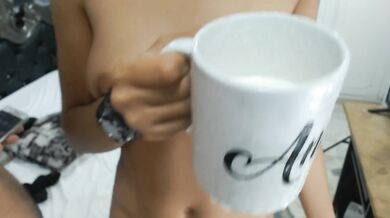 Bebe 1 litro de leche - 2 part en Fansly con Puke