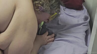 fat nonbinary sucking on kong