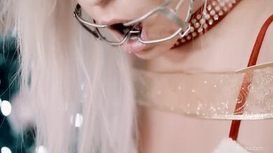 Santa Came Earlier. Extreme Sloppy Deepthroat in tight cuffs and mouth gag
