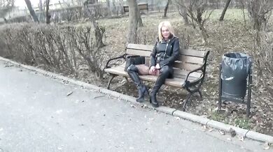 Fuck my self in the public park