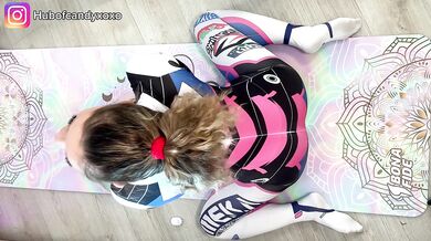 DEEP STRETCHING YOGA with buttplug by Hubofcandy