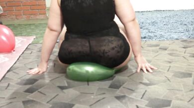 I masturbate my big ass to orgasm