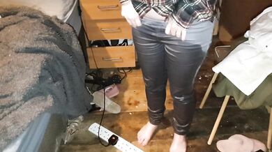 Alice - pissing my already wet jeans again & walking in public
