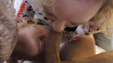 2 Blonde cougars work over a massive cock pt1 (HoneyButter and Tori J)