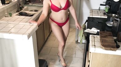 Xxx cleaning lady fucked in the kitchen - Matthias Christ