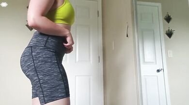 PAWG GF Checking Herself Out After Workout
