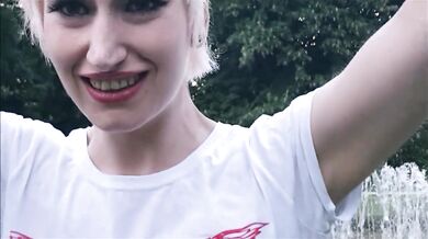 Lynn-Tonic - Public Boob Show