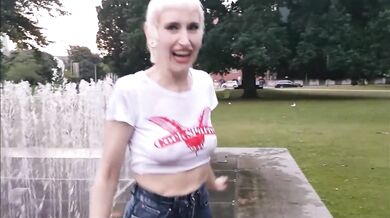 Lynn-Tonic - Public Boob Show