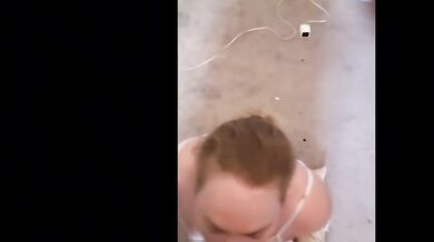 BLONDE MilF CheLsI MaRi drops To HeR kNeeS for a cUMShoT To the Face