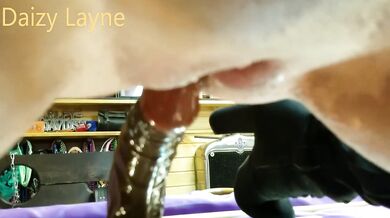 Mature Daizy Layne "The Dildo Made Me Squirt"(Incredible Video)