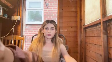 Mean girl smoking and scrunchy soles xo