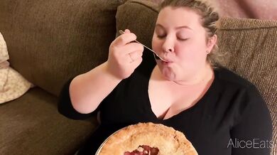 SHOVING PIE DOWN INTO MY HUGE HUNGRY STOMACH