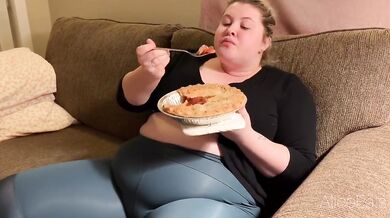 SHOVING PIE DOWN INTO MY HUGE HUNGRY STOMACH